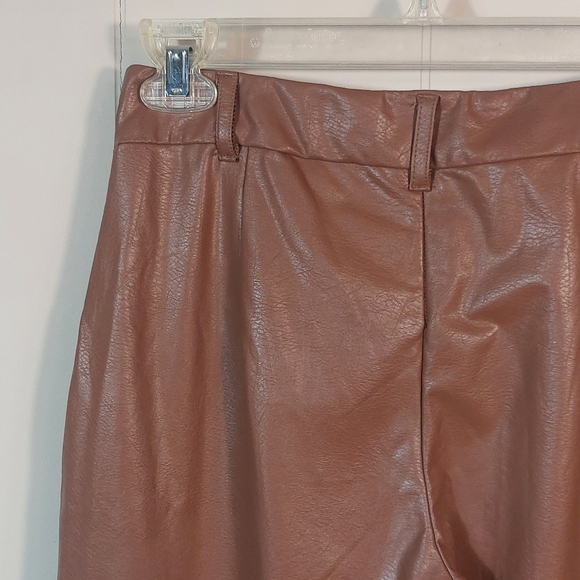 Like NEW!! Lyssé Veva Cropped Vegan Leather Pants Brown Size XS - Picture 11 of 16